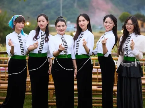 Top 30 Hoa hậu Du lịch Dân tộc Việt Nam 2025 hóa thân thành những cô gái Thái xinh đẹp, duyên dáng trong hành trình khám phá hương vị Tây Bắc