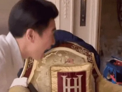 Không nhận ra Phó tổng đạo mạo nhà bầu Hiển với khoảnh khắc Tổng tài "xả vai" với các con