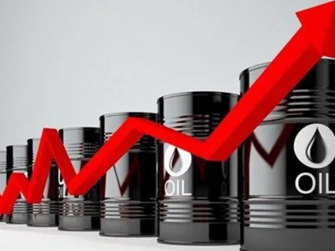 THỊ TRƯỜNG HÀNG HÓA: Giá dầu tăng mạnh sau khi Mỹ trừng phạt các tập đoàn dầu khí Nga