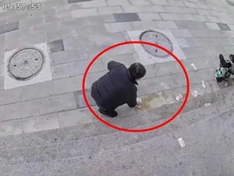 Gió thổi bay 4 cọc tiền gần 200 triệu đồng của người đàn ông và cái kết