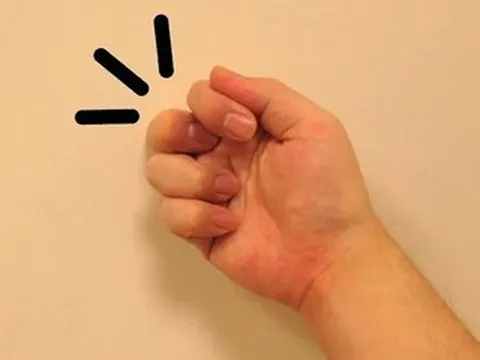 Tại sao người Trung Quốc kiêng gõ cửa 4 lần?