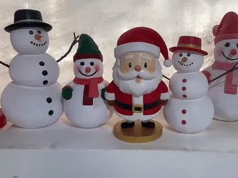 Công nhân tiết lộ điều thú vị trong xưởng sản xuất mô hình Noel ở Đồng Nai