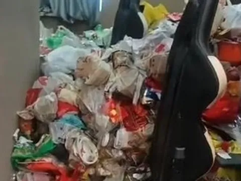 Khách trả phòng để lại 'núi rác' cao hơn 1m, khách sạn mất 3 ngày dọn dẹp