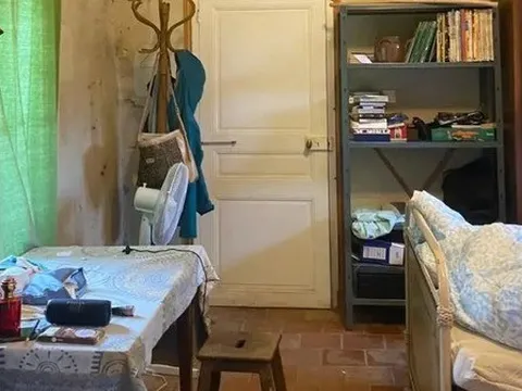 Xúc động trước căn nhà 12m² của cụ bà 70 tuổi: Sống 1 mình vẫn ổn, không làm gánh nặng cho con cháu