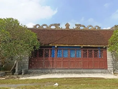 Ngôi đình được xây dựng từ hơn 200m³ khối đá ở Ninh Bình