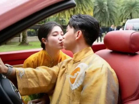 Ảnh hot: Phương Nhi và Minh Hoàng khoá môi cực ngọt trên xe mui trần