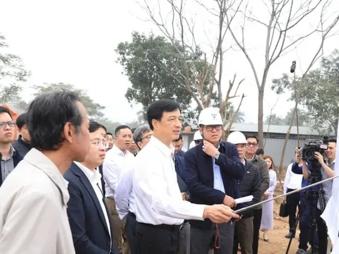 Bí thư Hà Nội lưu ý xử lý nhà 'siêu mỏng, siêu méo'