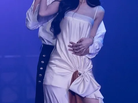 Không thể rời mắt trước màn kết hợp này: Mỹ nhân quyến rũ nhất Việt Nam khiến “kho báu” thêm phần ngọt ngào, tuyệt đối điện ảnh