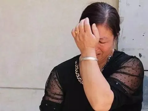 Mang 127 triệu tiền tiết kiệm mua vàng mừng đầy tháng cháu, bà lên thành phố thấy chiếc ô tô đậu ngoài sân, vàng không còn