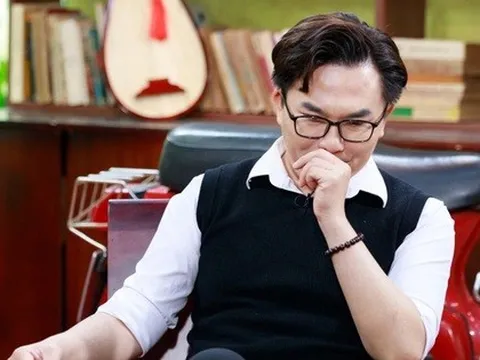 Nam MC đình đám nói thẳng một điều về ngày vía Thần Tài: "Chẳng phải để khoe mà là để xúi"
