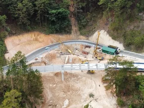 Hình hài cây cầu trên đèo Mimosa thay thế đoạn đường bị sạt lở cuối năm 2025