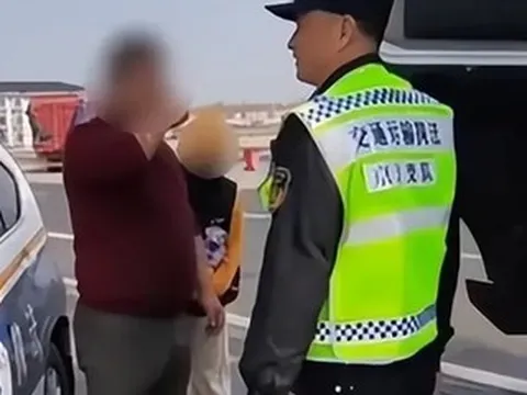 Chồng lái xe đi hàng chục km mới phát hiện bỏ quên vợ ở trạm dừng nghỉ