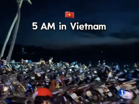 Cảnh tượng 5h sáng ở Việt Nam khiến khách Tây thốt lên: "Chúng tôi thật sự thích điều này"