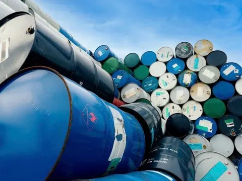 Trung Đông căng thẳng, giá dầu thô chạm đỉnh 8 tháng