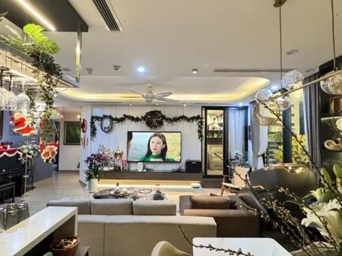 NSƯT, Đạo diễn sân khấu rao bán nhà 16 tỷ ở sát Hồ Tây