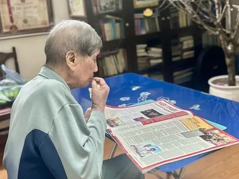 Cây đại thụ âm nhạc Việt Nam tuổi U100: 1 bên phổi khô cứng, thở oxy hàng ngày nhưng lại xuất hiện tóc đen