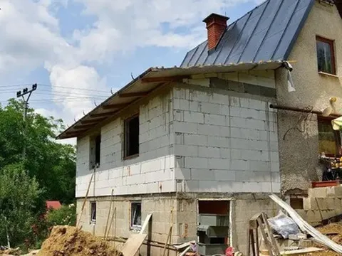 Bán nhà giá rẻ cho người thân, 1 năm sau tôi mới hiểu bài học đắt giá về tiền bạc và ranh giới gia đình