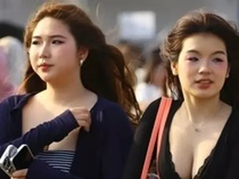 Biển người đổ về Mỹ Đình