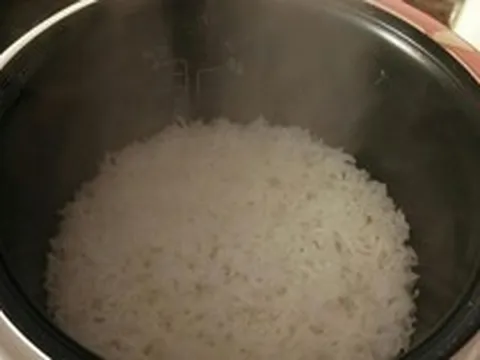 Bác sĩ chuyên khoa Phổi cảnh báo người dùng nồi cơm điện