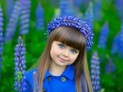 15 năm đã thay đổi "búp bê" có đôi mắt xanh đẹp nhất thế giới đến cỡ nào?