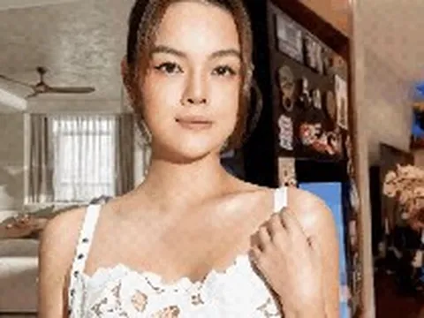 Góc sống xa xỉ của Phạm Quỳnh Anh: Cửa kính panorama triệu đô, view ngắm trọn thành phố chill đến mức quên luôn mặt đất