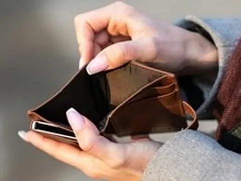 Nghiên cứu 7.676 người suốt 4 năm chỉ ra: THIẾU TIỀN khiến bạn già thêm 5 tháng mỗi năm!