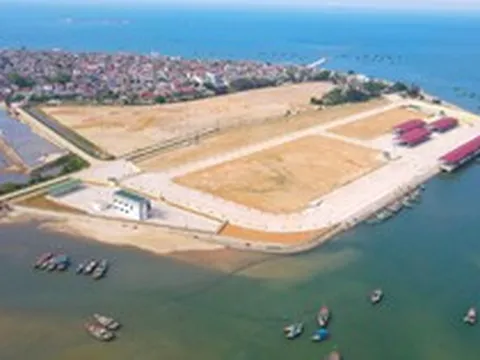 Cảng cá gần 300 tỷ thành điểm du lịch, chủ tịch tỉnh phải đăng lên Facebook