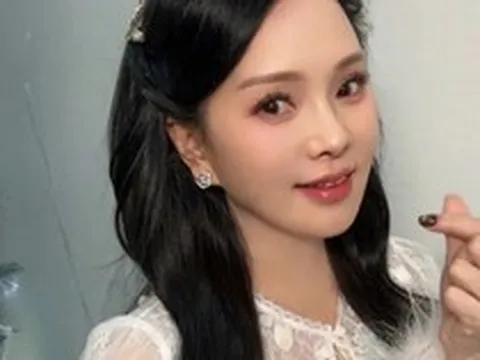 Mỹ nhân không tuổi giữ chồng trẻ bằng cách có 1-0-2, bước vào U60 vẫn đẳng cấp thế này