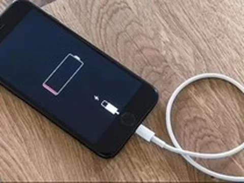 Hơn 90% người dùng smartphone vẫn cố sạc pin đầy 100%, chuyên gia nói thẳng: "Đây mới là mức pin lý tưởng"