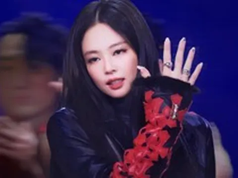 Mỹ nhân quyền lực nhất hành tinh: Công chúa showbiz cả thập kỷ, làm gì cũng khiến giới trẻ phát cuồng