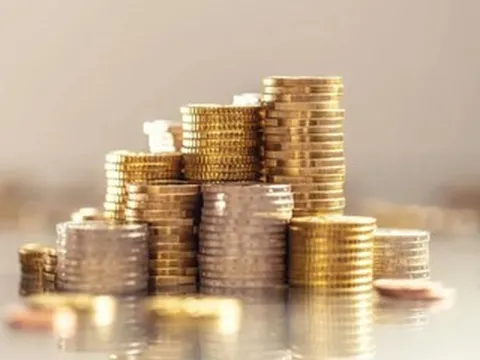 Hai người đi bộ phát hiện 'kho báu' tiền, vàng trị giá 8,6 tỷ đồng