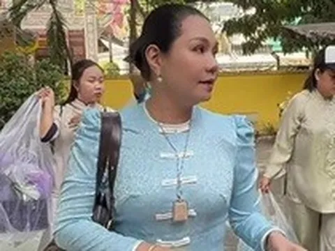 Nữ NSƯT giàu có làm một việc trước khi về Mỹ