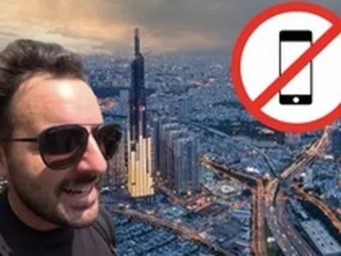 Khách Tây vứt hết điện thoại để đi bụi 7 ngày tại TP.HCM