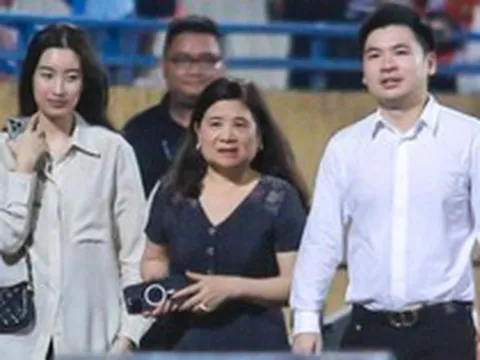 Động thái lạ của Đỗ Mỹ Linh trong sinh nhật mẹ chồng