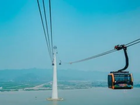 Việt Nam sở hữu một công trình giữa biển lập kỷ lục thế giới, trụ cao ngang tòa nhà 48 tầng, được Guinness xác nhận ngay ngày khai trương