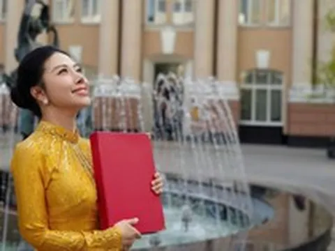 Nữ ca sĩ Việt bảo vệ thành công luận án Tiến sĩ tại Nga với số điểm tuyệt đối