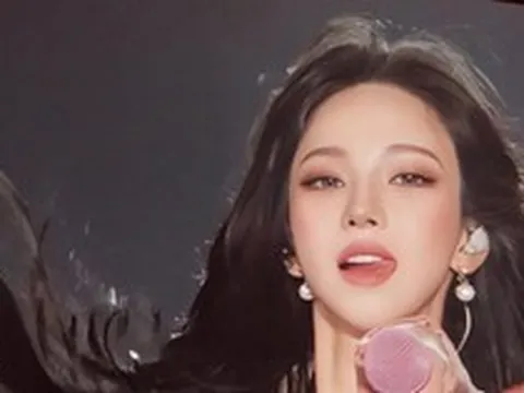 Cả triệu người sững sờ trước nhan sắc đẳng cấp của mỹ nhân đẹp hơn trí tuệ nhân tạo, visual cỡ này bảo sao cứ mãi hot!