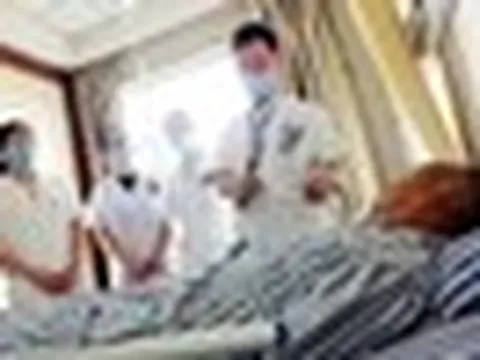 Cụ ông suy thận cấp chỉ vì 1 nguyên nhân được bác sĩ cảnh báo đặc biệt: Mùa hè rất dễ gặp!