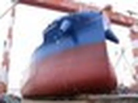 Kỳ tích hạ thuỷ con tàu 65.000 tấn, dài 200m, 5 hầm hàng do chính người Việt Nam thực hiện: Báo quốc tế khen ngợi, ngành đóng tàu nước ta lọt Top 4 thế giới