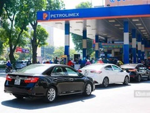 Petrolimex lỗ nặng vì giá xăng dầu tăng cao, tài sản vượt mốc 100.000 tỷ đồng