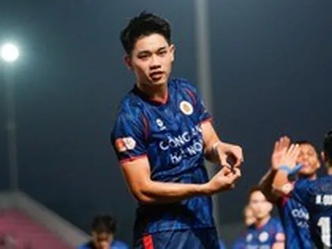 Đình Bắc xuất sắc nhất V.League