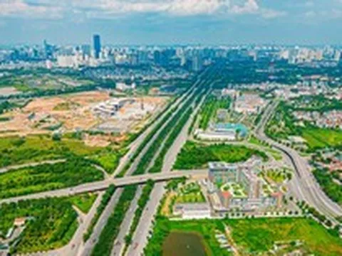 Việt Nam sở hữu một đại lộ rộng kỷ lục, quy mô 16 làn xe đẹp như Châu Âu, được khánh thành vào đúng dịp đặc biệt, cả trăm tòa chung cư bám dọc theo