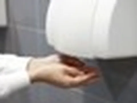 Lời khuyên cho các gia đình hay dùng máy sấy tay trong toilet