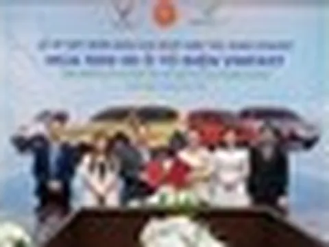 Một "khách sộp" vừa chốt đơn 1.500 ô tô điện VinFast của tỷ phú Phạm Nhật Vượng