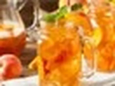 Thích ăn đào mùa hè? Người huyết áp cao cần nhớ kỹ 5 điều để tránh ảnh hưởng sức khỏe