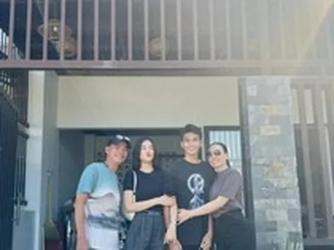 Mỹ nhân showbiz 23 tuổi "báo hiếu" bố mẹ bằng căn nhà tiền tỷ, góc nào cũng sang xịn và có gu