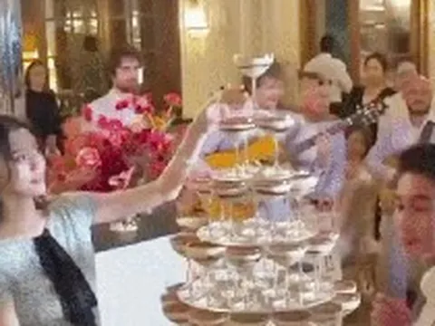 Trước giờ G đám cưới hào môn chấn động showbiz: Cô dâu "thiên thần" đeo 103 carat kim cương, nghe báo giá 180 tỷ ai nấy đều choáng váng