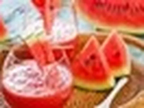 Mùa hè nhà nào cũng ăn dưa hấu nhưng ít ai biết loại quả này có thể mang lại 4 lợi ích lớn cho cơ thể