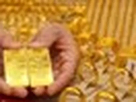 Giá vàng lao dốc mạnh