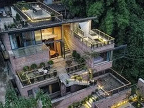 Kiến trúc sư thất nghiệp chi 6,5 tỷ xây nhà 300m2 trên núi, sống chill cùng bố mẹ: Uống trà trên nóc nhà, không có hàng rào